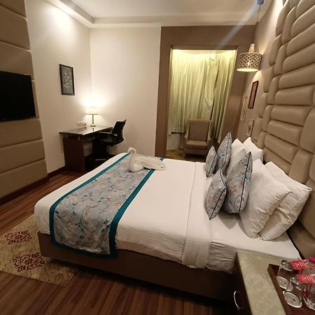 Lords Plaza Jaipur Hotel Bagian luar foto
