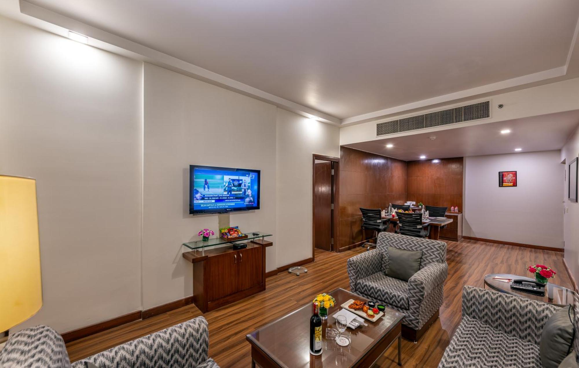 Lords Plaza Jaipur Hotel Bagian luar foto